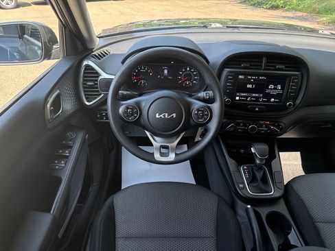 Used 2022 Kia Soul LX w/ Technology Package image 14