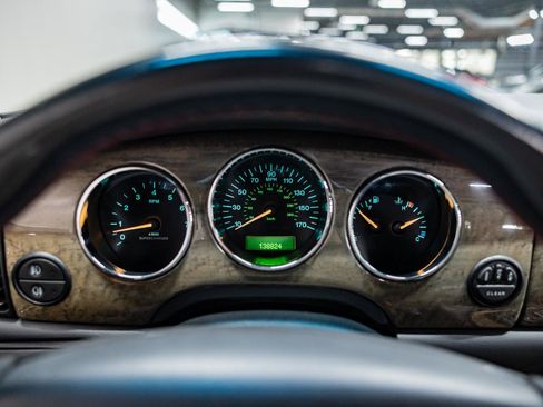 Used 2002 Jaguar XJ8 RWD image 10