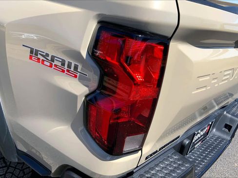 Used 2024 Chevrolet Colorado Trail Boss w/ Technology Package AWD/4WD image 29