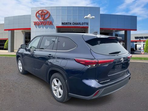 Used 2023 Toyota Highlander LE image 8