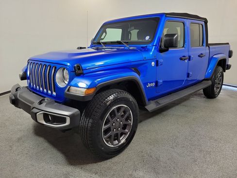 Used 2021 Jeep Gladiator Overland w/ Safety Group AWD/4WD image 3