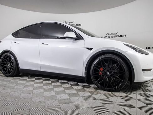Used 2022 Tesla Model Y Performance AWD/4WD image 2