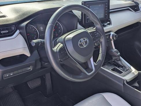 Used 2019 Toyota RAV4 XLE Premium image 9