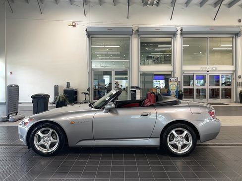 Used 2001 Honda S2000 image 3