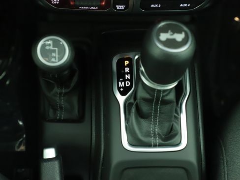 Used 2024 Jeep Wrangler Unlimited Rubicon w/ Safety Group image 22