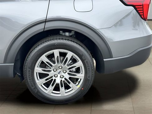 New 2025 Ford Explorer Active w/ Active Comfort Package image 39