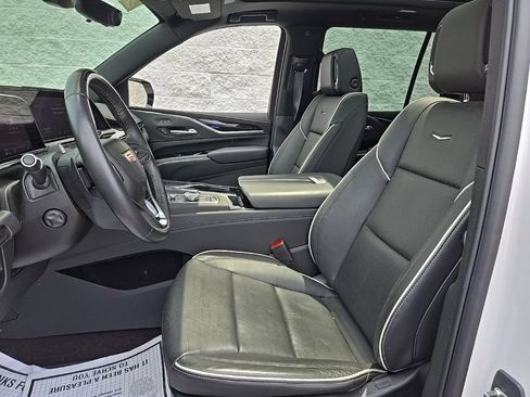 Certified 2023 Cadillac Escalade Sport w/ LPO, ONYX Package AWD/4WD image 16
