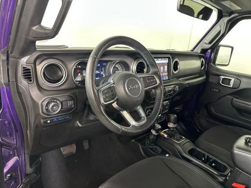 Used 2023 Jeep Wrangler Unlimited Rubicon 4xe w/ Cold Weather Group AWD/4WD image 13