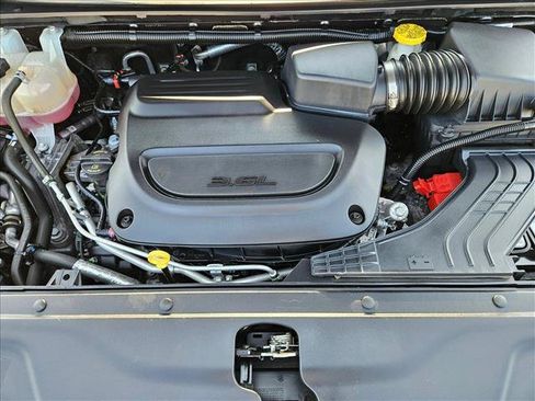 Used 2023 Chrysler Pacifica Touring-L FWD image 22