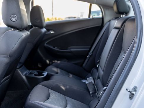 Used 2018 Chevrolet Volt LT FWD image 26