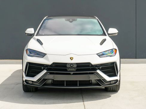 Used 2023 Lamborghini Urus Performante AWD/4WD image 4