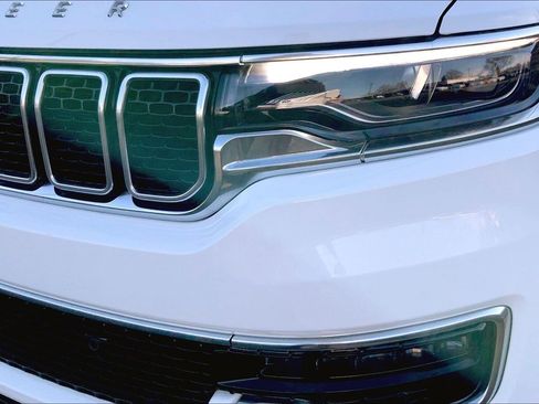 Certified 2024 Jeep Wagoneer 4WD w/ Premium Group I image 29