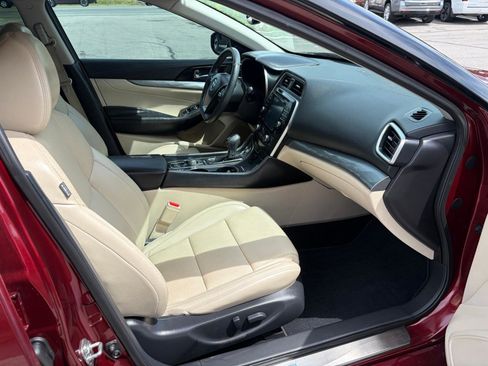 Used 2016 Nissan Maxima 3.5 SL w/ Interior Lighting Package FWD image 7