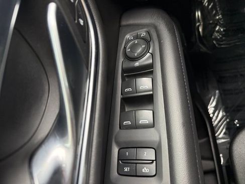 Used 2021 Chevrolet Suburban Z71 image 12