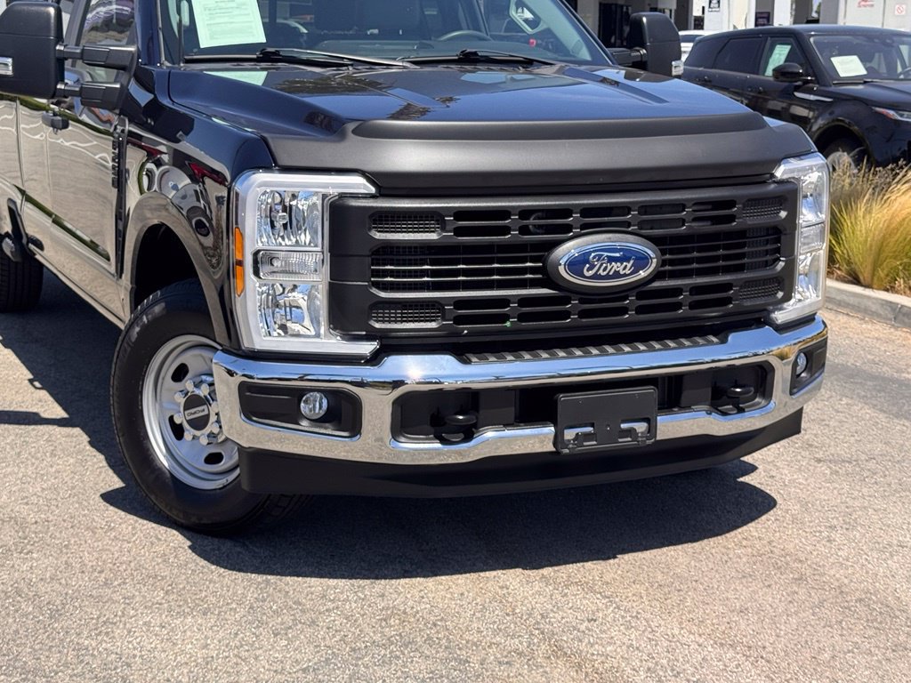 Certified 2024 Ford F250 XL w/ XL Chrome Package RWD image 3