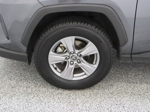 Used 2022 Toyota RAV4 XLE AWD/4WD image 11