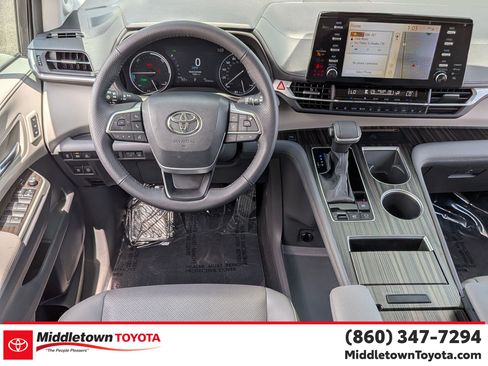 Certified 2024 Toyota Sienna Limited AWD/4WD image 33
