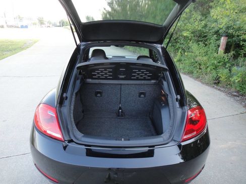 Used 2012 Volkswagen Beetle 2.5 image 23