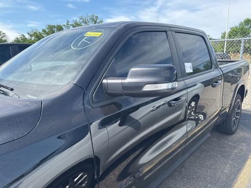 Used 2019 RAM 1500 Laramie AWD/4WD image 15