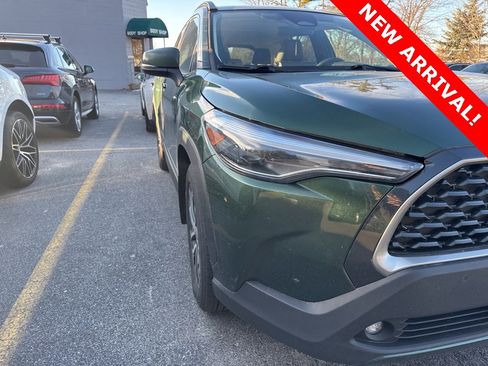 Used 2023 Toyota Corolla Cross XLE image 4