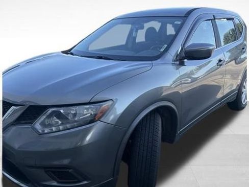 Used 2016 Nissan Rogue S FWD image 12