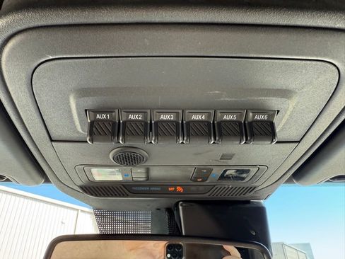 Used 2023 Ford Bronco Wildtrak image 32