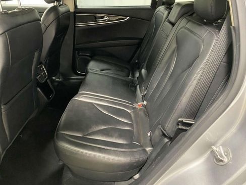 Used 2022 Lincoln Nautilus Standard image 7