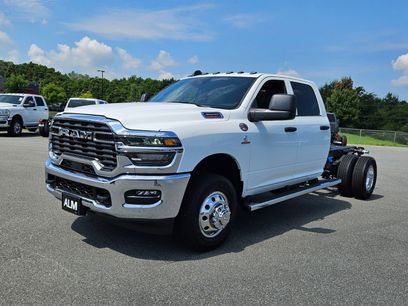 New 2025 RAM 3500 Tradesman w/ Chrome Appearance Group