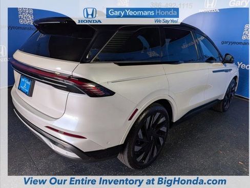 Used 2024 Lincoln Nautilus Reserve w/ Equipment Group 203A AWD/4WD image 6
