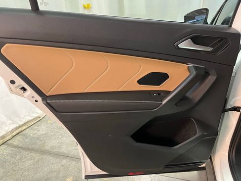 Certified 2024 Volkswagen Tiguan SE R-Line w/ MDO Package, Two-Row image 25