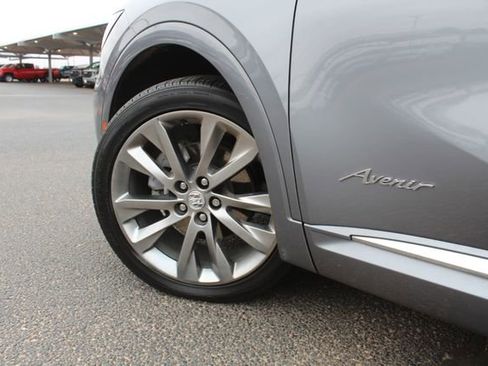 Used 2022 Buick Envision Avenir w/ Technology Package II FWD image 12