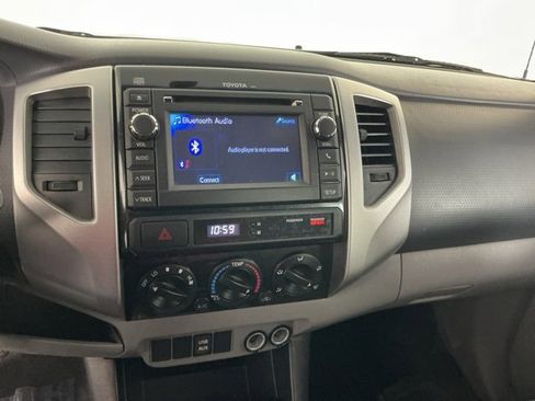 Used 2013 Toyota Tacoma PreRunner image 17