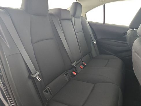 Used 2025 Toyota Corolla LE image 30