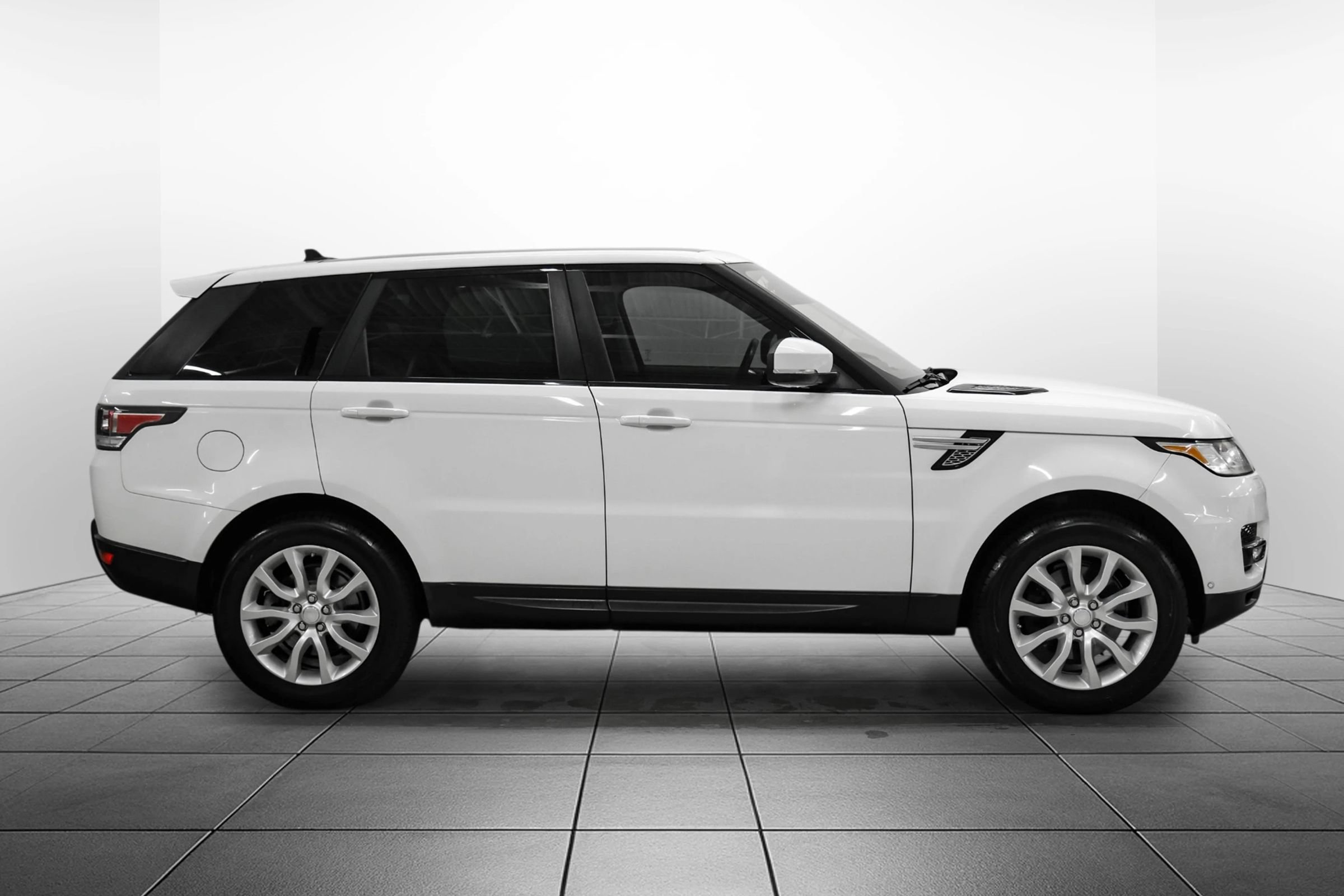 Used 2016 Land Rover Range Rover Sport HSE AWD/4WD image 8