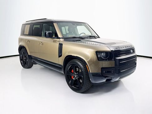 Used 2024 Land Rover Defender 110 X AWD/4WD image 3