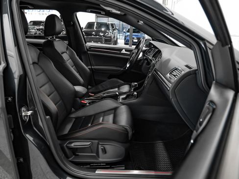 Used 2017 Volkswagen GTI Autobahn FWD image 32