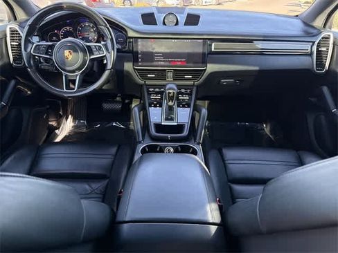 Used 2019 Porsche Cayenne image 12