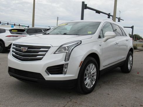Used 2019 Cadillac XT5 Base image 3