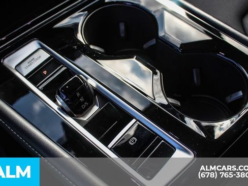 Used 2024 Volkswagen Atlas SE AWD/4WD image 35