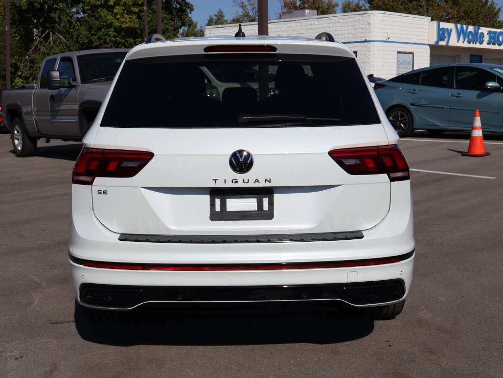 Used 2024 Volkswagen Tiguan SE R-Line FWD image 4