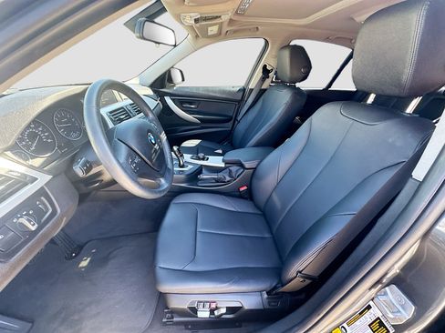 Used 2017 BMW 320i Sedan RWD image 19