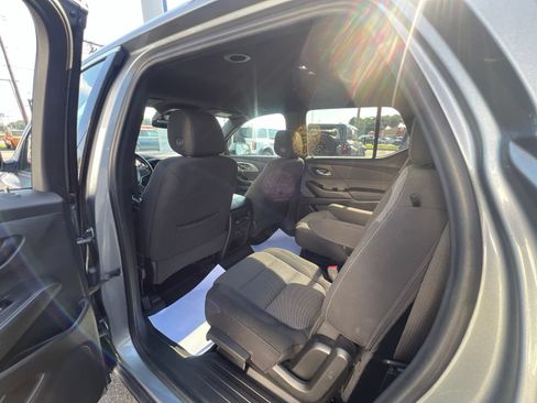 Used 2023 Chevrolet Traverse LT w/ LPO, Floor Liner Package AWD/4WD image 41