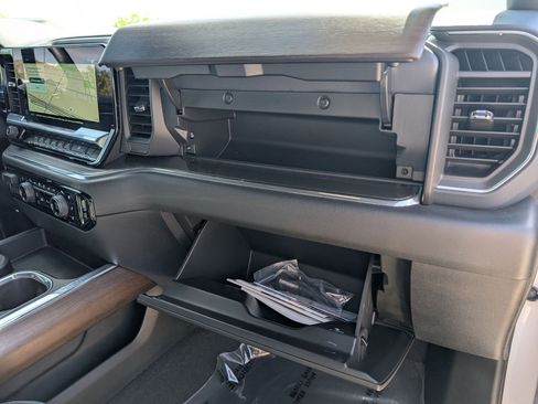 Certified 2024 Chevrolet Silverado 1500 High Country AWD/4WD image 31
