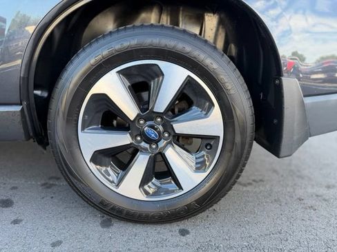 Used 2017 Subaru Forester 2.5i Premium AWD/4WD image 28