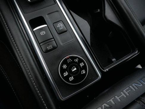 Certified 2023 Nissan Pathfinder SL w/ Black Appearance Package AWD/4WD image 22