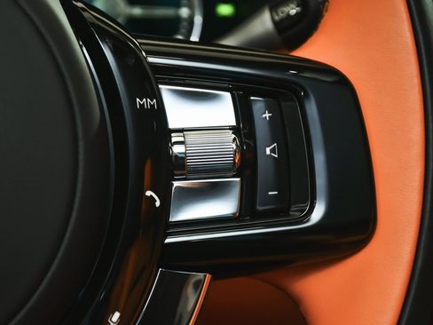 Used 2024 Rolls-Royce Cullinan image 47