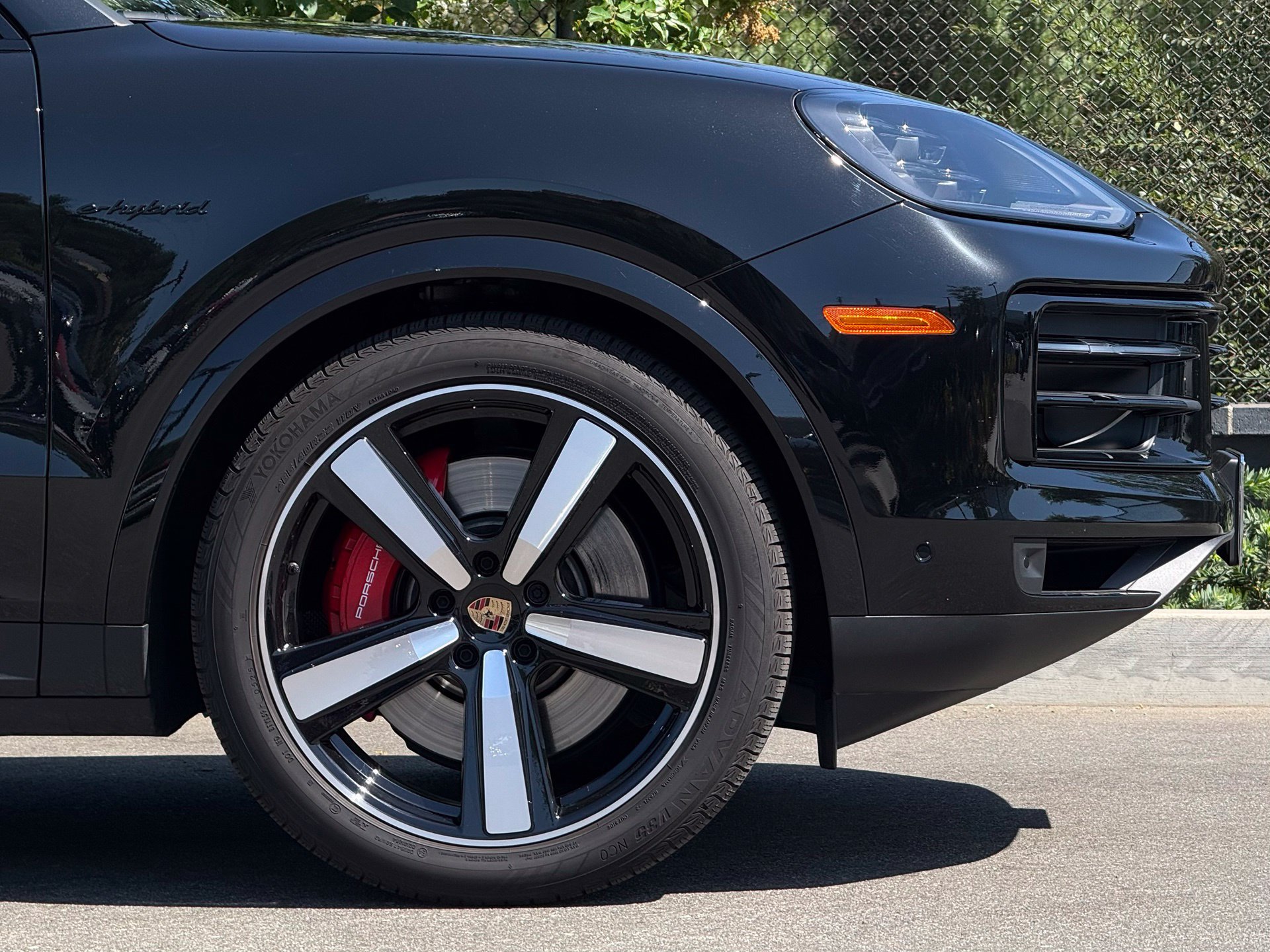 Used 2025 Porsche Cayenne S AWD/4WD image 12