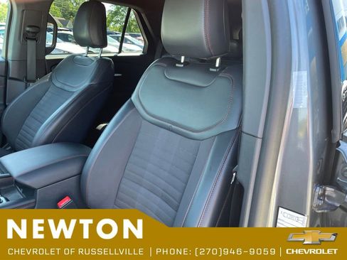 Used 2025 Ford Explorer ST-Line w/ ST-Line Street Pack AWD/4WD image 5