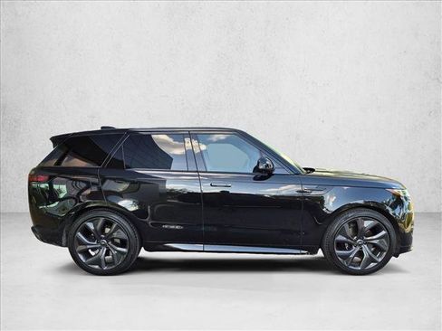 Used 2024 Land Rover Range Rover Sport Dynamic SE AWD/4WD image 4