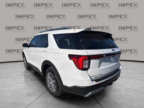 Used 2025 Ford Explorer Platinum image 3